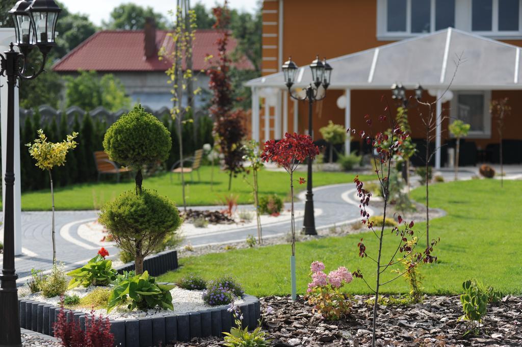 Zajazd Cobra Ostrów Mazowiecka Exteriör bild